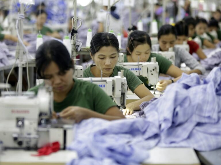 How Can Clinics Choose Women's Scrub Pants for Bulk Uniform Orders_