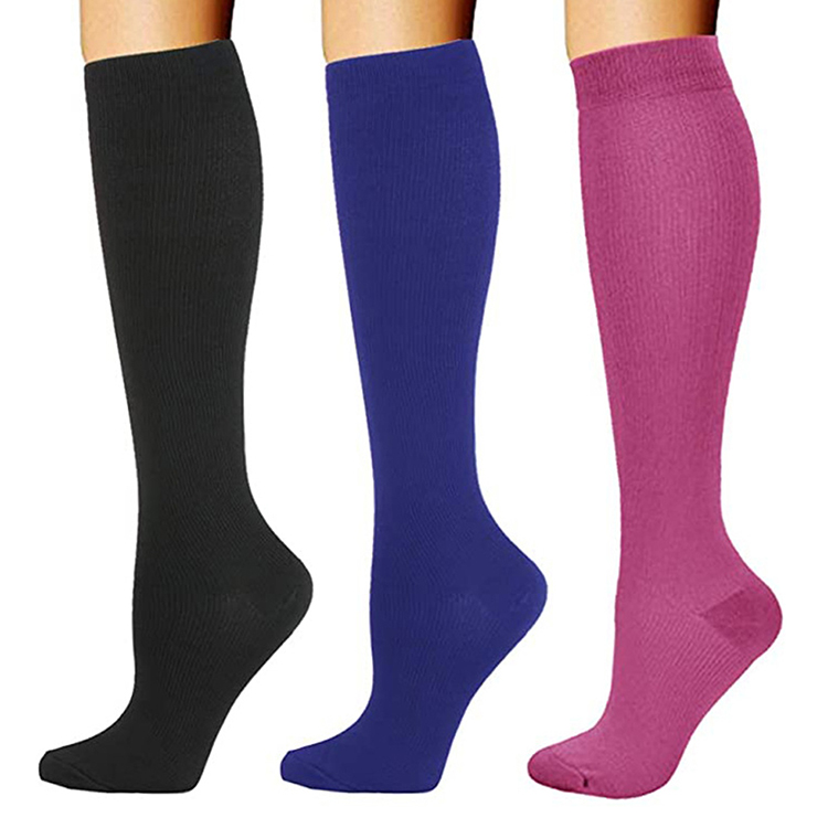 How Should Clinics Source Compression Socks for Nurse Uniform Programs_